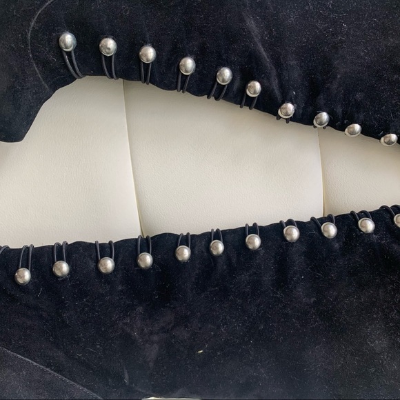 Black knee high boots with buttons - Picture 4 of 7